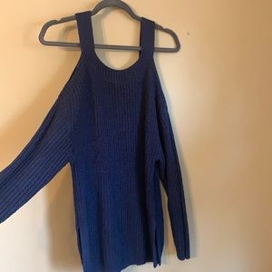 Chunky navy cold shoulder sweater